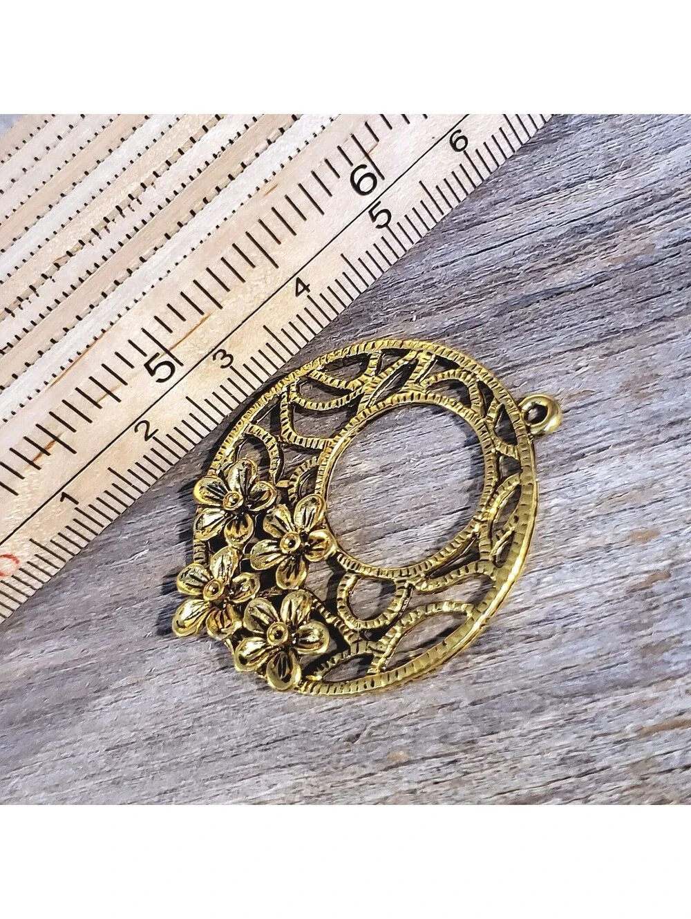 Lot Antiqued Gold Round Art Nouveau Lines Flowers Pendants 2 pcs